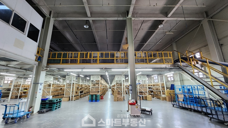 경기 광주시 도척면 진우리 (주)리얼컴퍼니물류센타동 창고 - 1층 730평 + 복층 730평 월세 매물번호 10449 사진 5